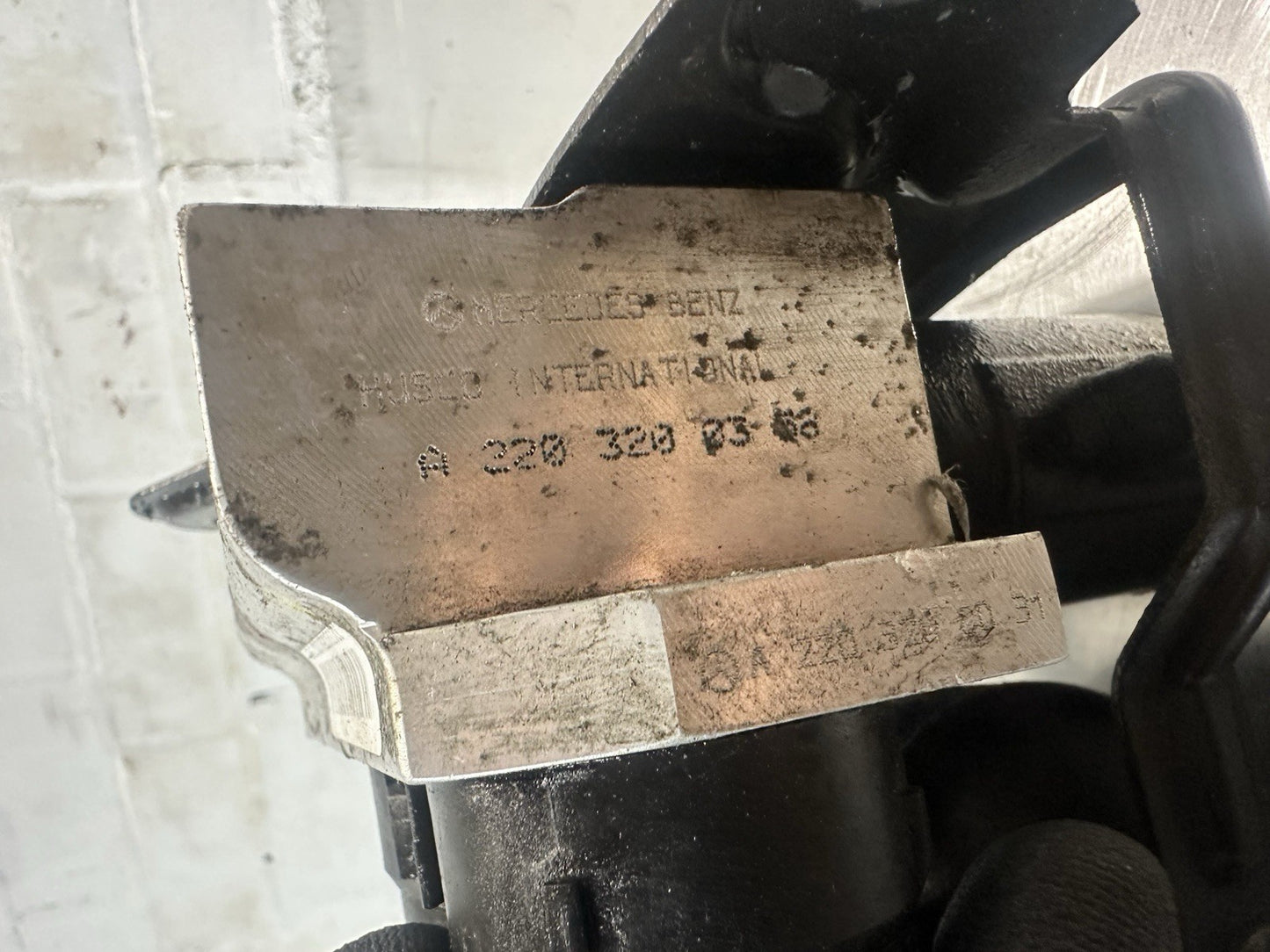 Mercedes Benz R230 W215 W220 ABC Ventilblock Ventileinheit 2203200358 2203200031