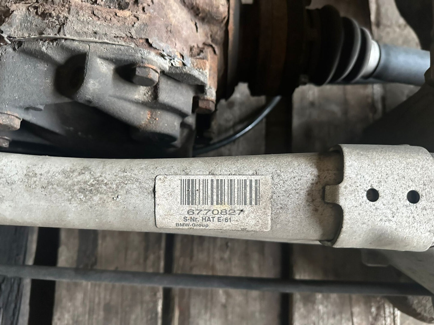 BMW E61 530xd Hinterachse mit Differential & Anbauteilen – Achskörper 6770827 –