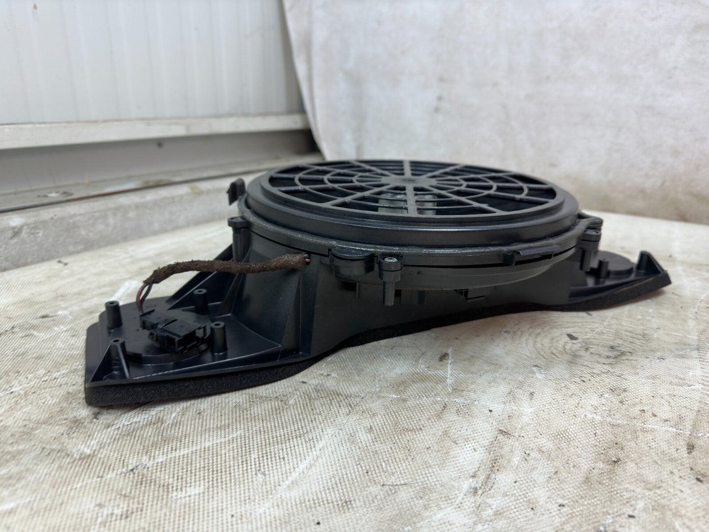 Original Mercedes-Benz CL C215 / W215 BOSE Subwoofer Lautsprecher – A2158201602