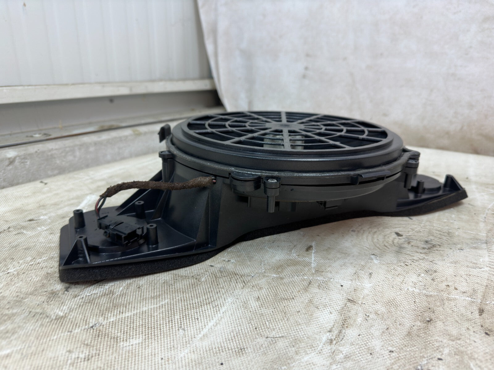 Original Mercedes-Benz CL C215 / W215 BOSE Subwoofer Lautsprecher – A2158201602