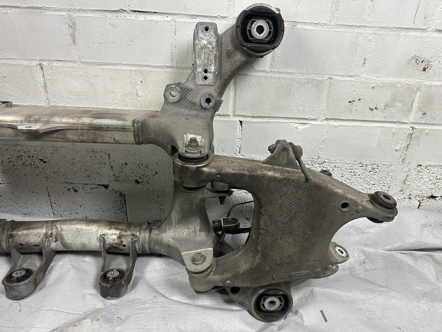 Achsträger BMW 7 730d F01 33316794666 hinten 3.0 155 KW 211 PS Diesel 12-2010