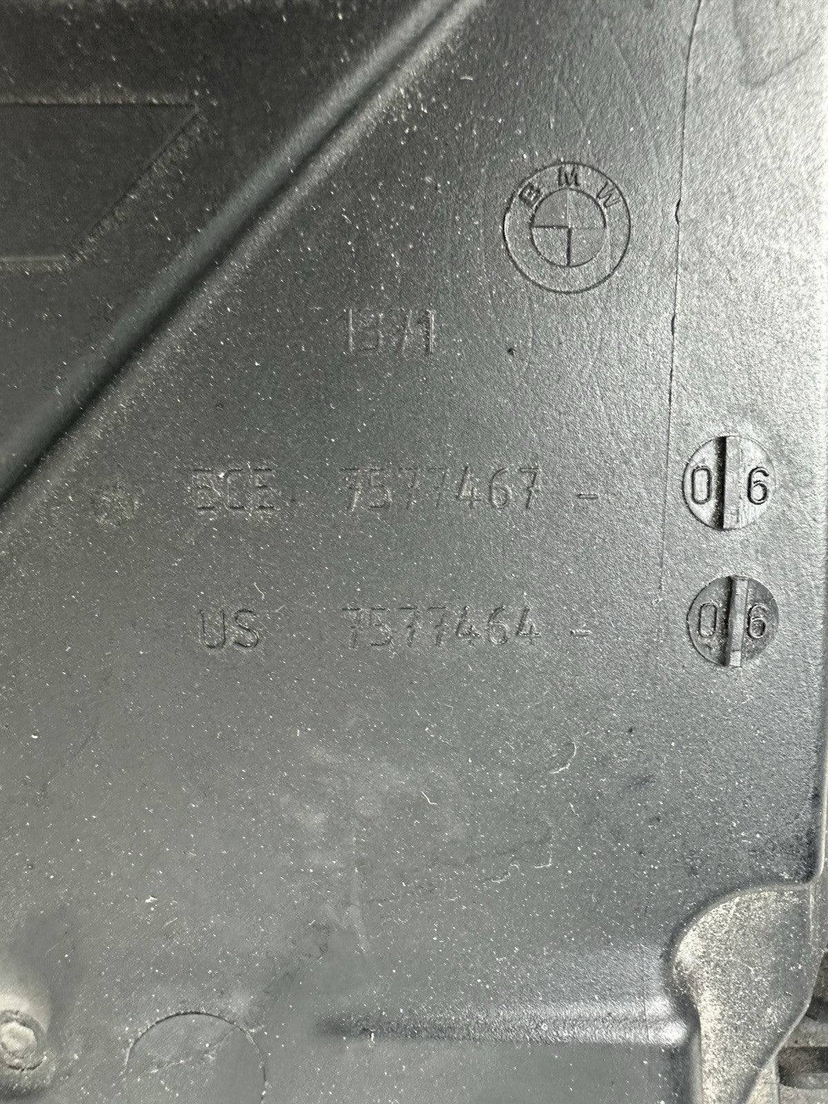 Ansauggeräuschdämpfer BMW 7er F01 750i 5er F10 550i Luftfilterkasten 7577467
