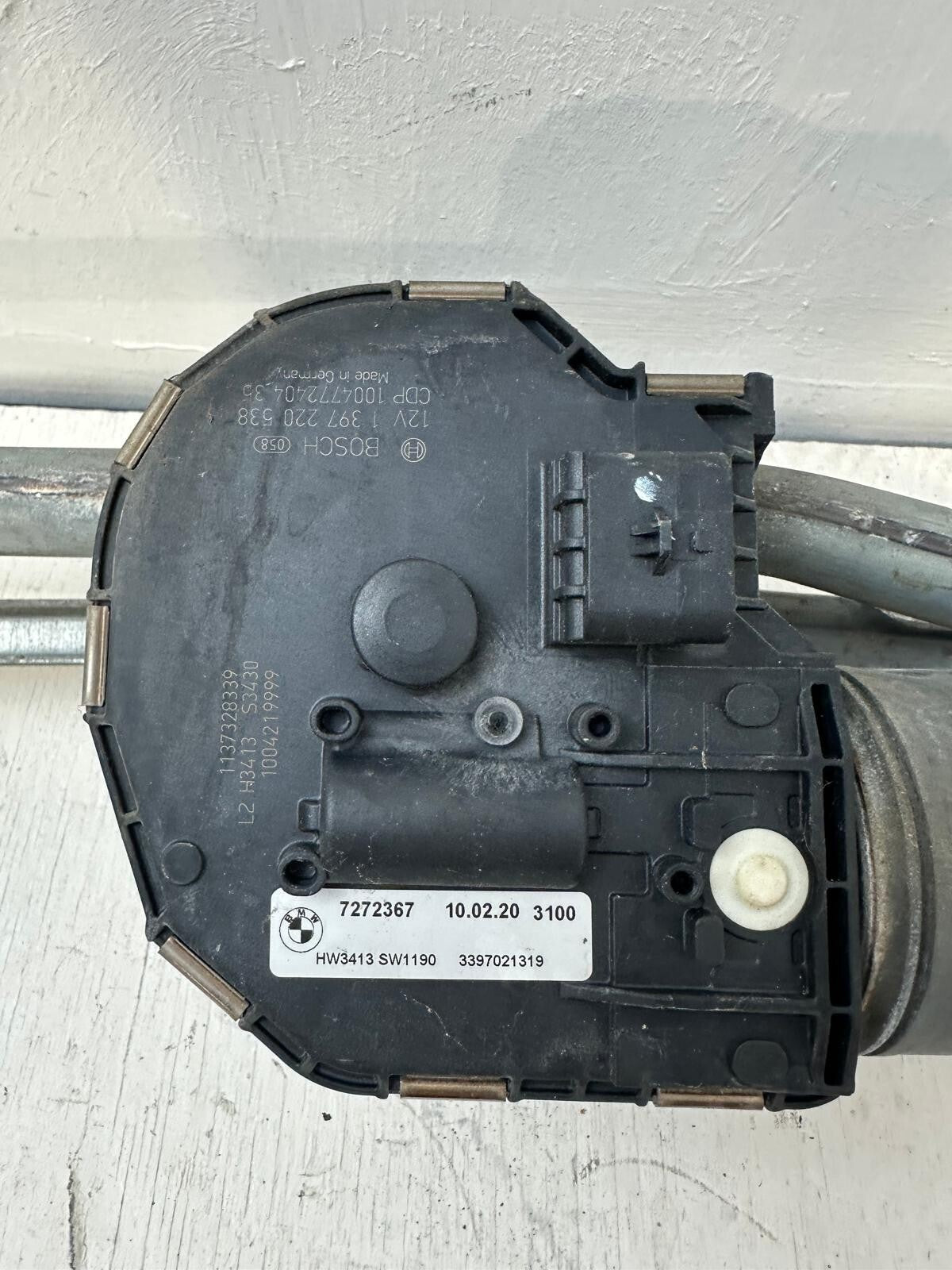 Original BMW Wischermotor vorne – F10 F11 F01 F02 – 7272367 / 7272451