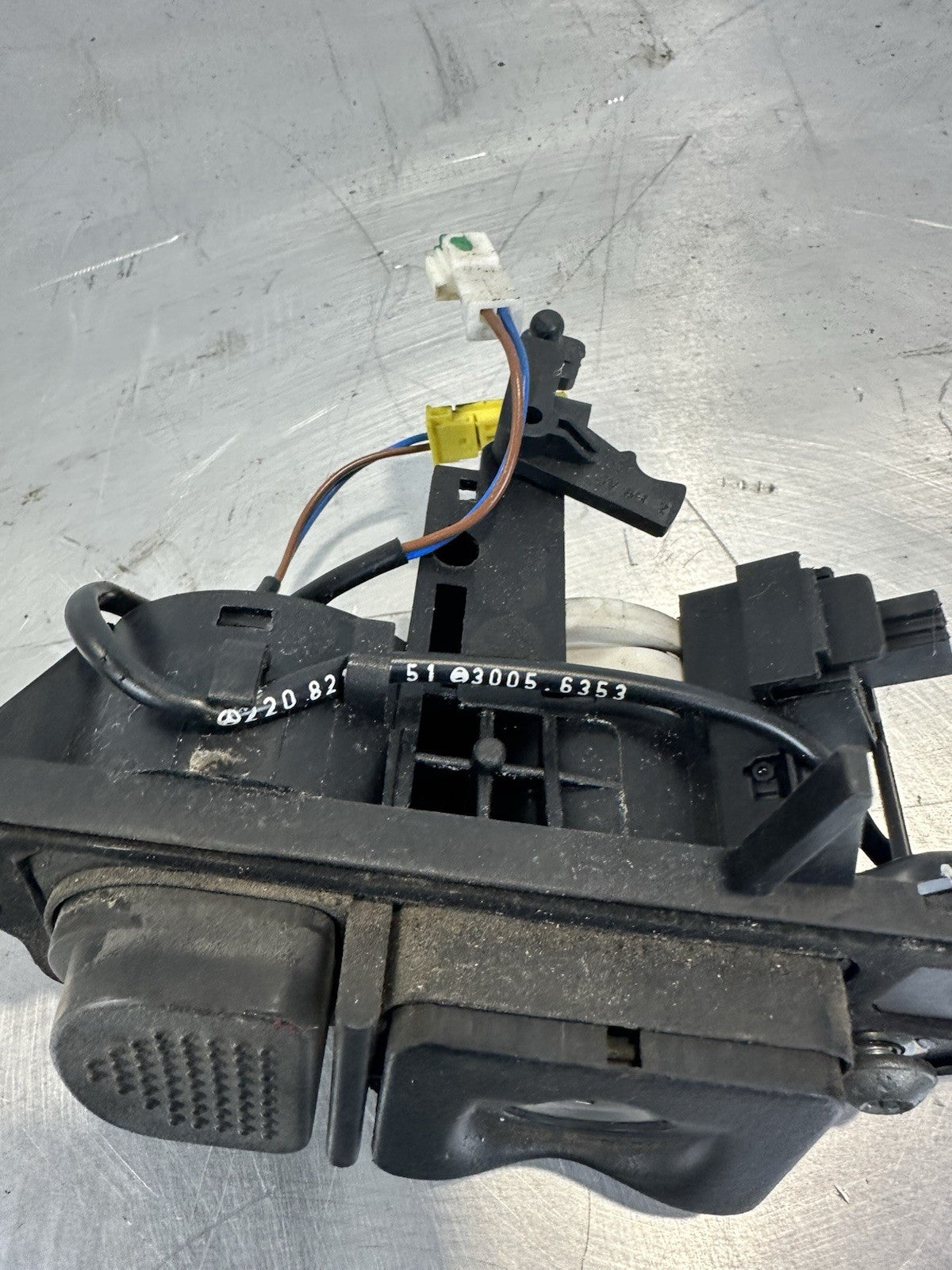 Mercedes W215 W220 Heckklappenschloss Schloss 2157500191 Keyless GO Original