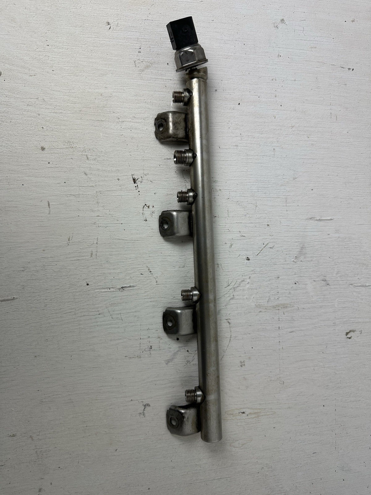 BMW 5er F10 550i 7er F01 750i X5 50iX Einspritzrohr 5-8 Hochdruckrail 7547600