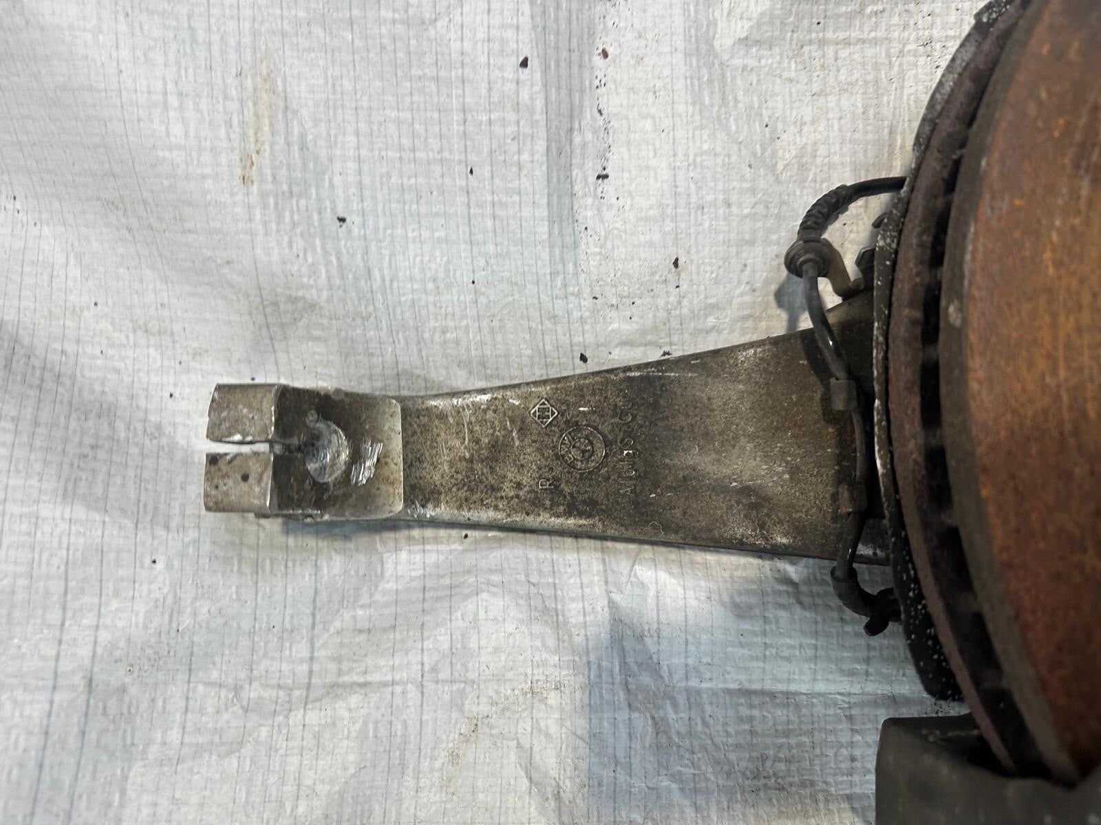 Original BMW 7er F01 750i Achsschenkel vorne rechts inkl. Bremsscheibe/- Sattel