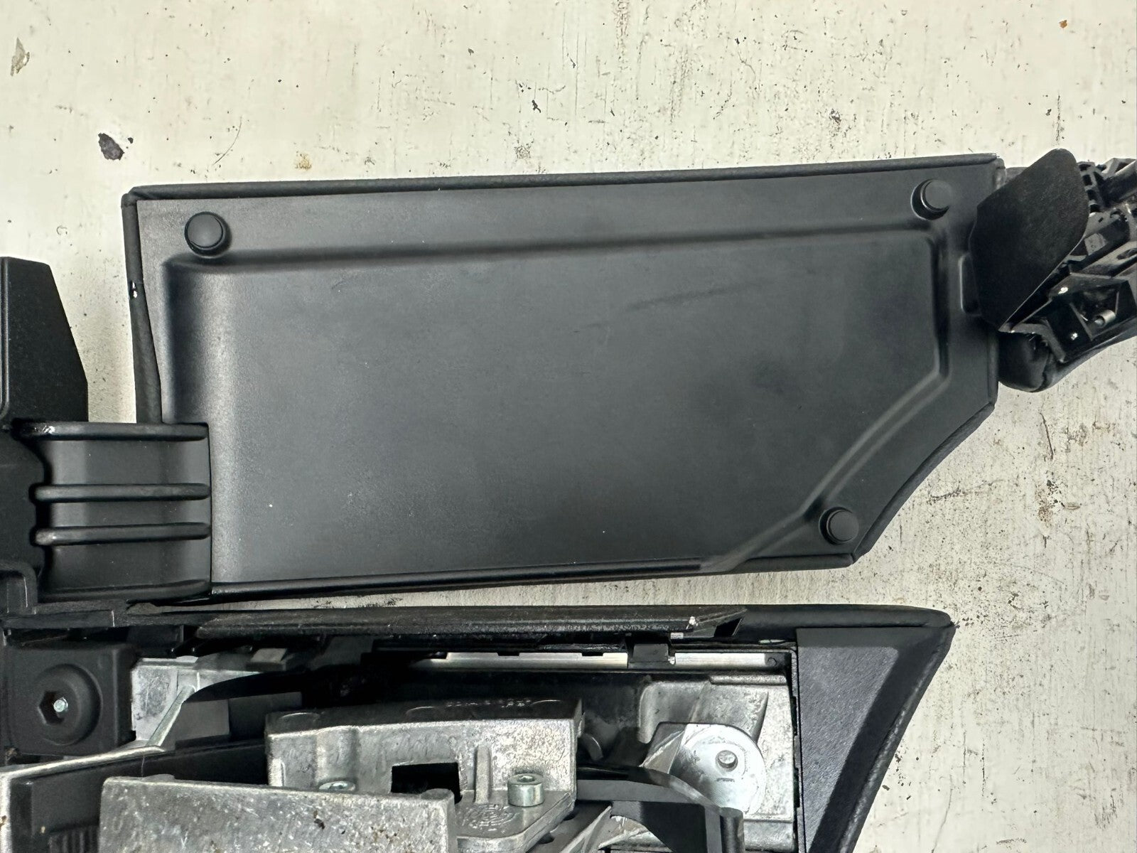 Original Leder-Mittelarmlehne / Armlehnenfach – BMW E61 – Teilenummer 7060171
