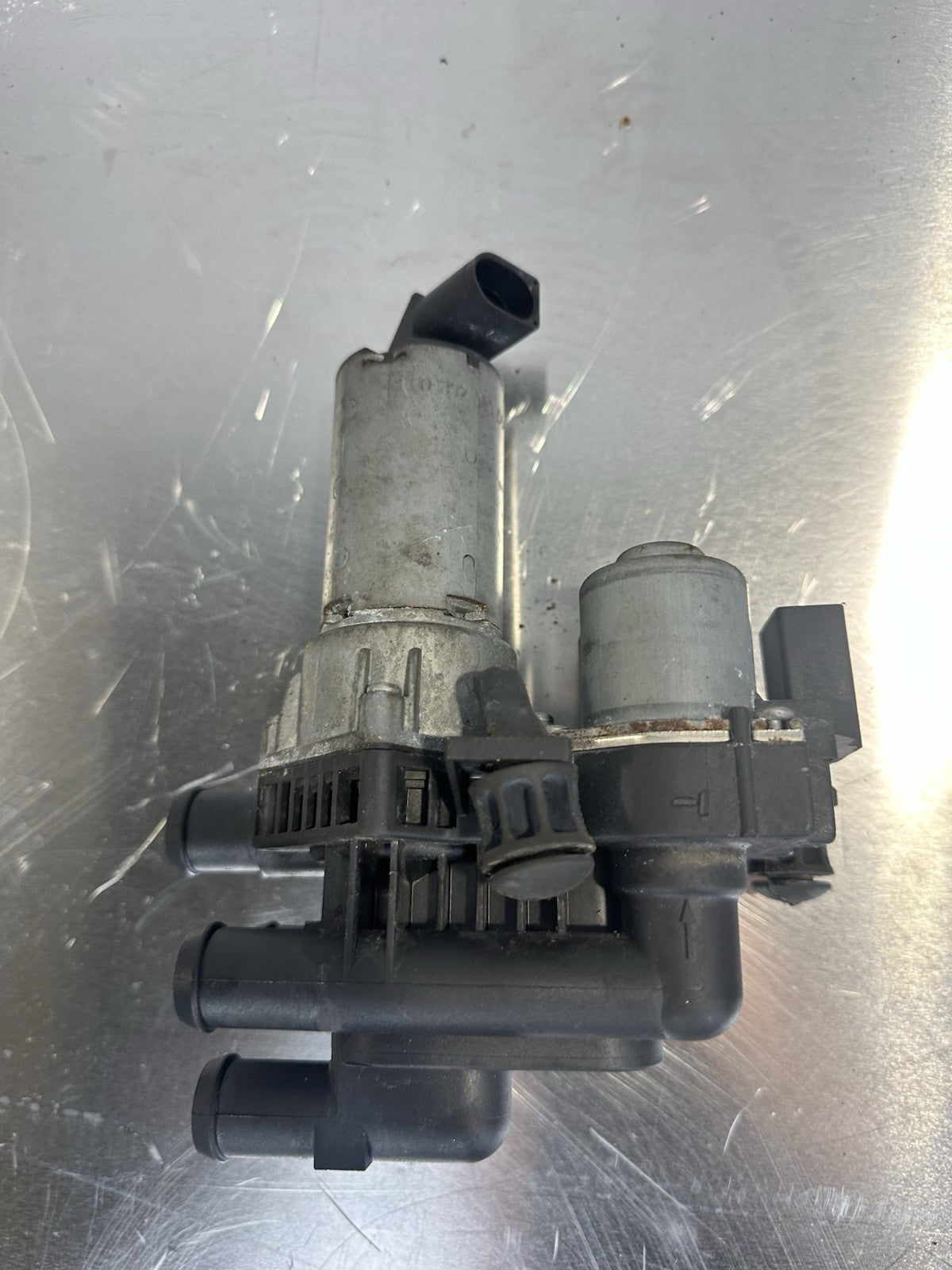 Mercedes W215 W220 Heizungsventil Heißwasserventil Duoventil A2208300084
