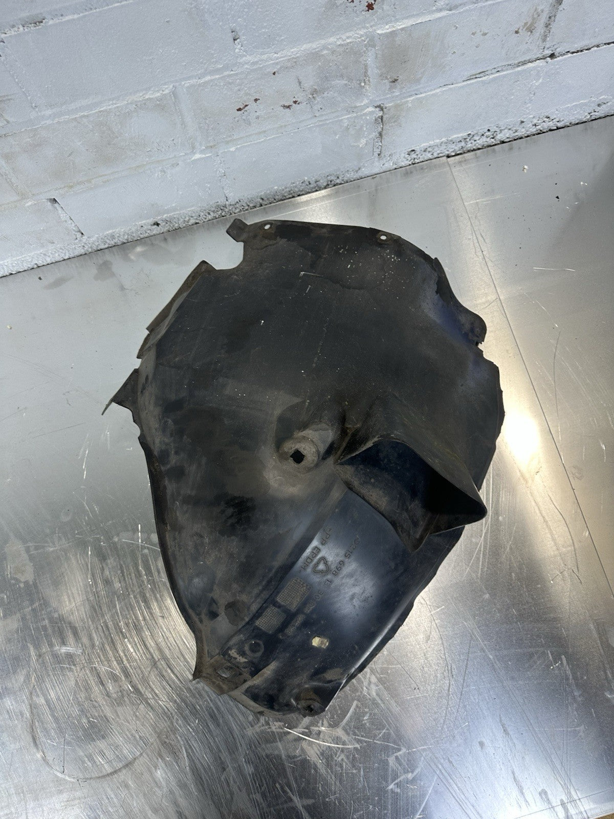 Mercedes CL500 W215 Radhausschale Fahrerseite Schutz vorne links 2156981330