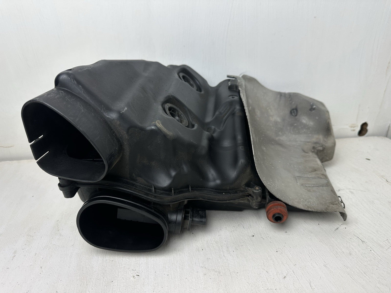 Ansauggeräuschdämpfer BMW 7er F01 750i 5er F10 550i Luftfilterkasten 7577467