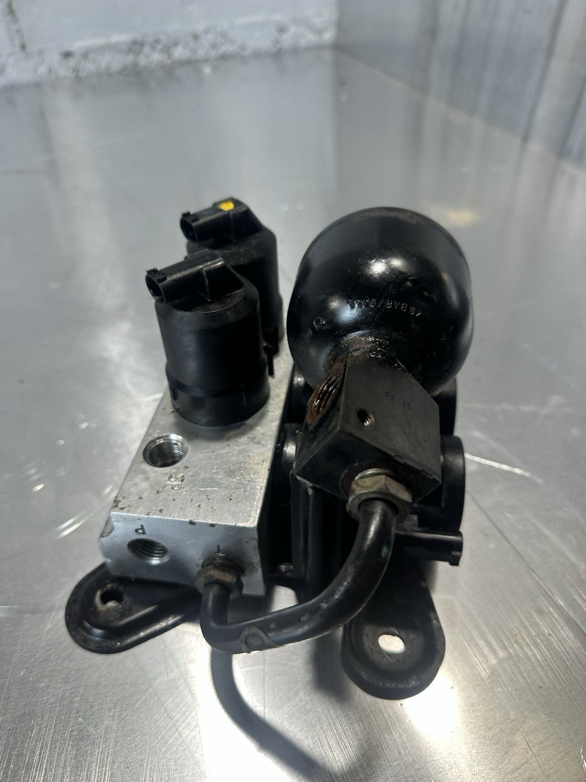 Mercedes Benz R230 W215 W220 ABC Ventilblock Ventileinheit 2203200358 2203200031