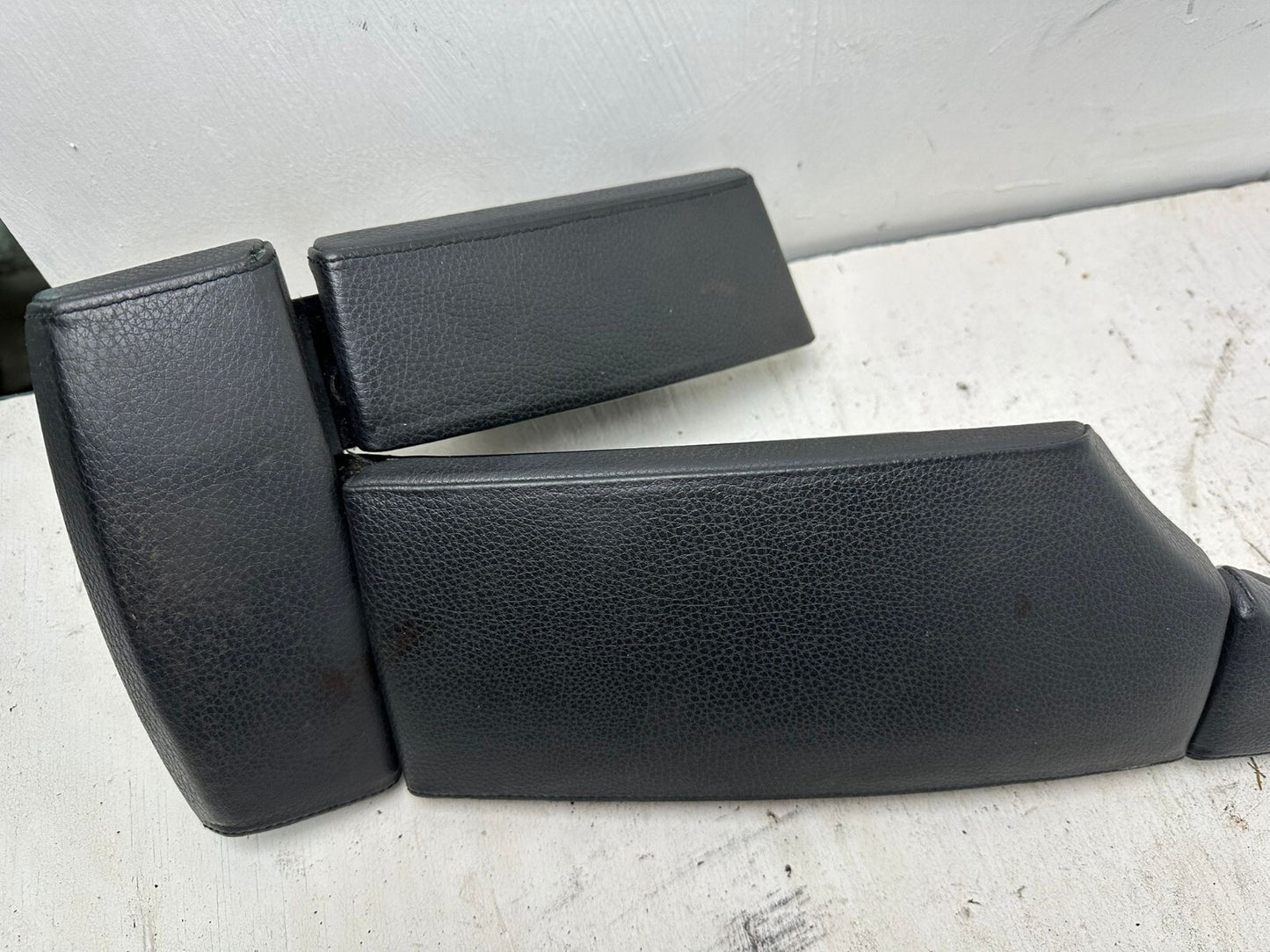 Original Leder-Mittelarmlehne / Armlehnenfach – BMW E61 – Teilenummer 7060171