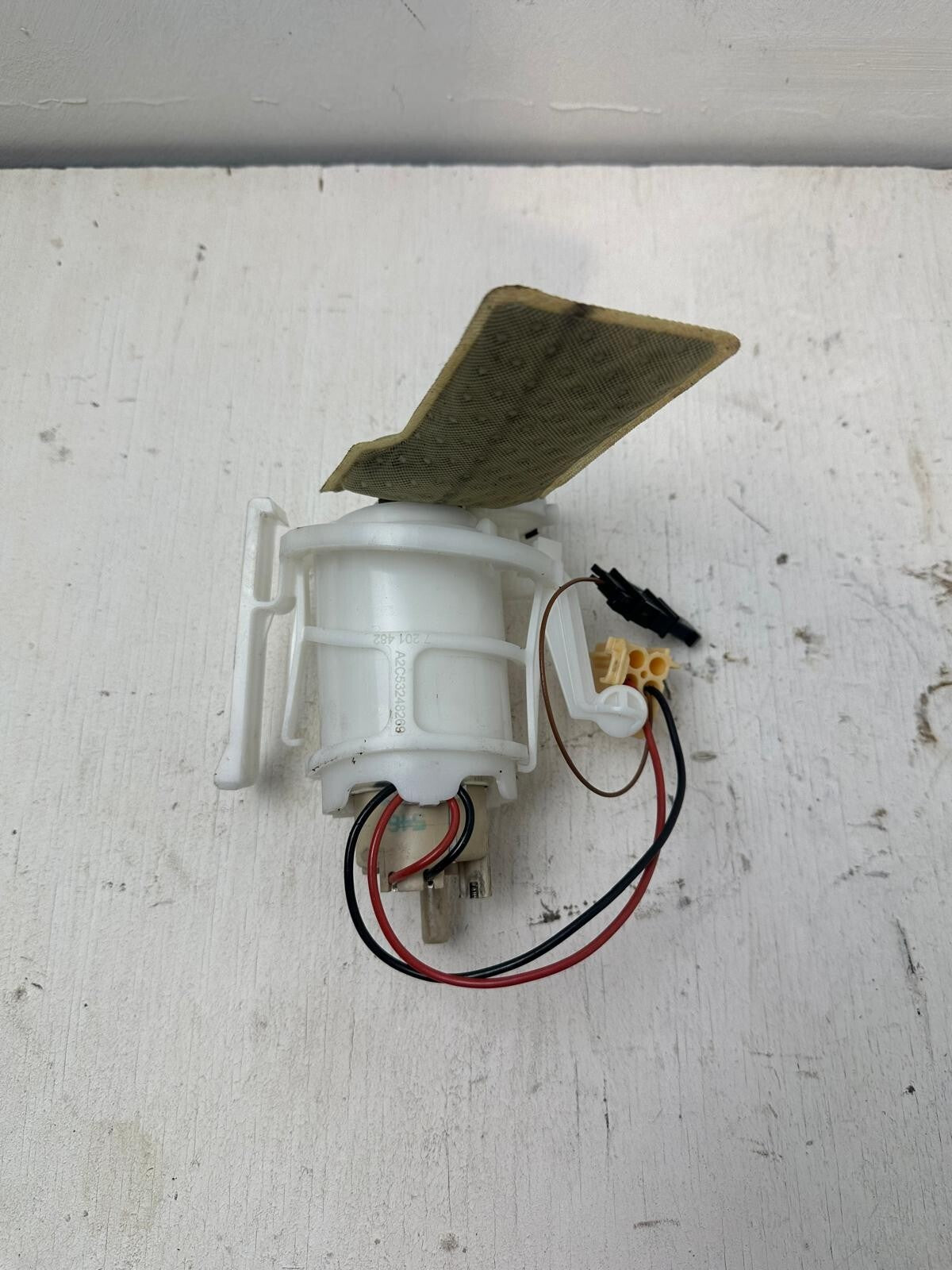 Original BMW Kraftstoffpumpe / Fördereinheit – 7er F01 F02 –7201482 Benzin