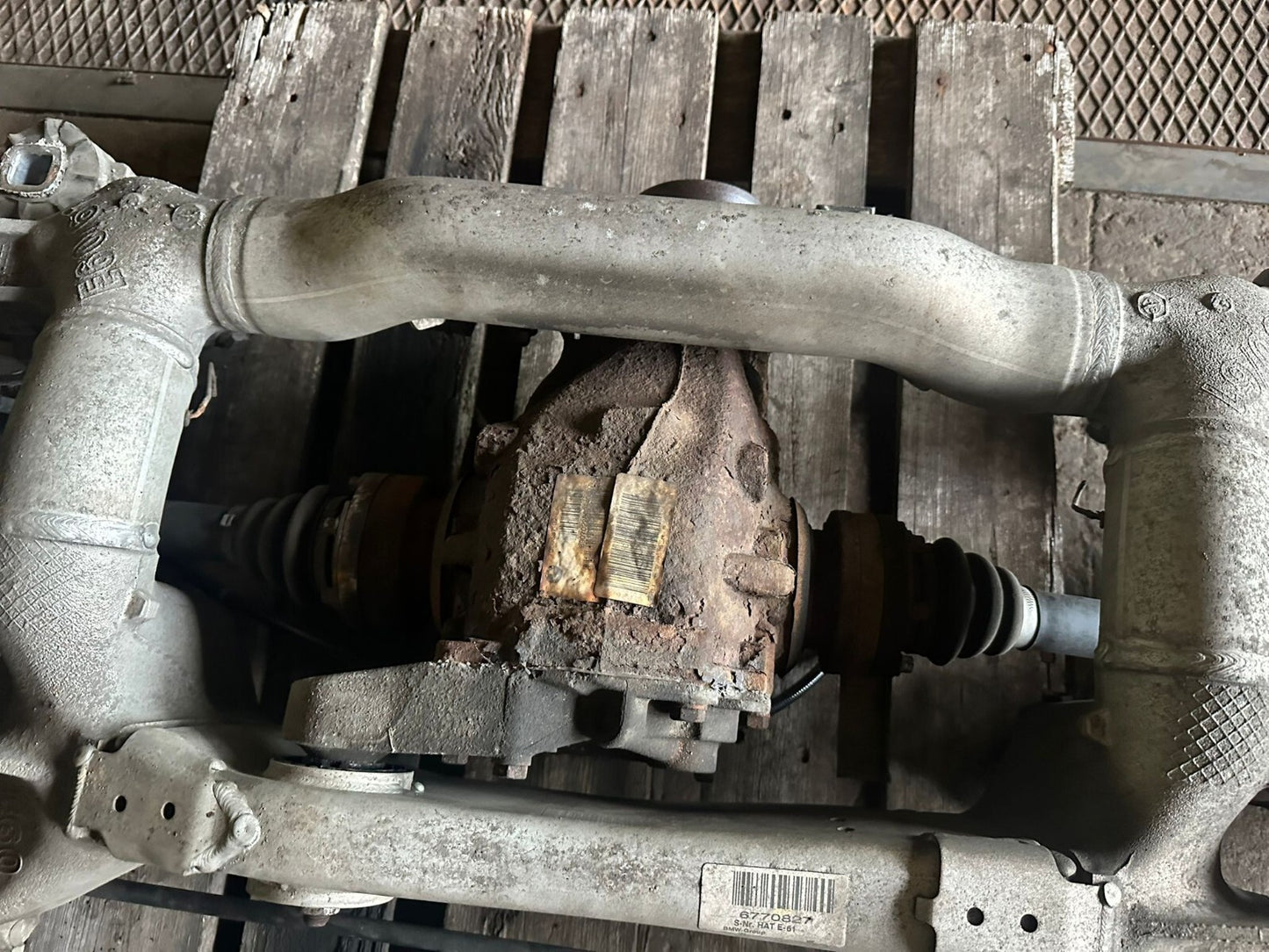 BMW E61 530xd Hinterachse mit Differential & Anbauteilen – Achskörper 6770827 –