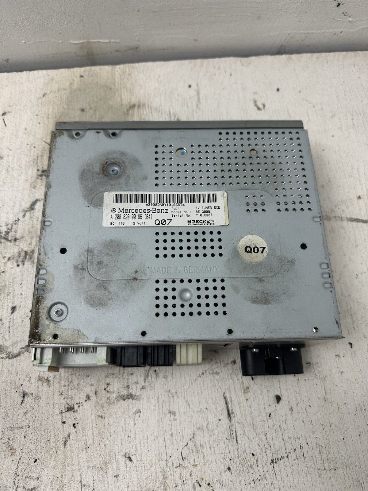 Mercedes W215 TV Tuner Verstärker Steuergerät  A2088200086  BECKER