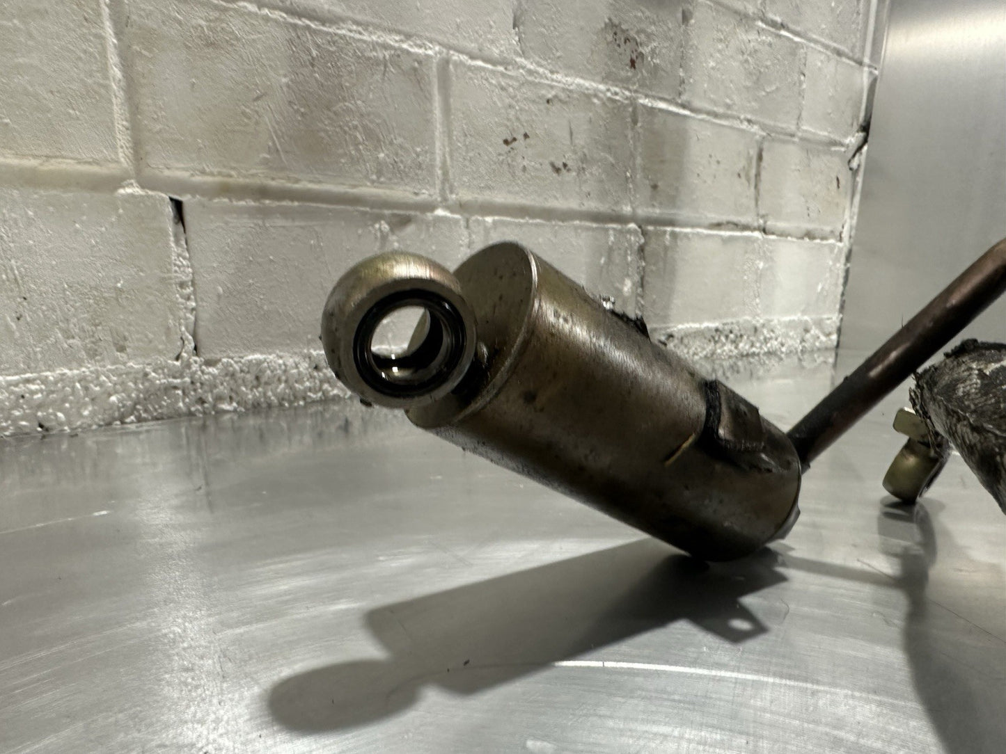 Mercedes W215 W220 R230 Pulsationsdämpfer ABC Pumpe Fahrwerk 2303205353 Original