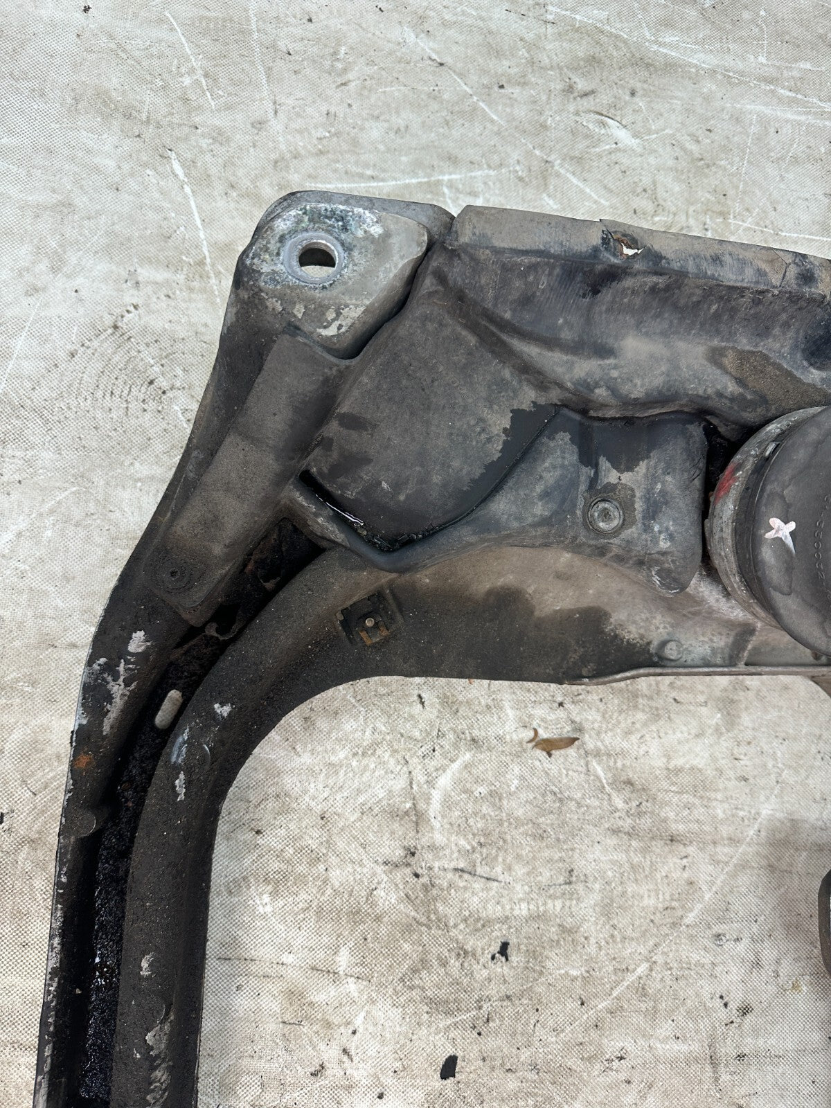 Mercedes Benz W215 CL500 Vorderachse Aluträger A2206280257