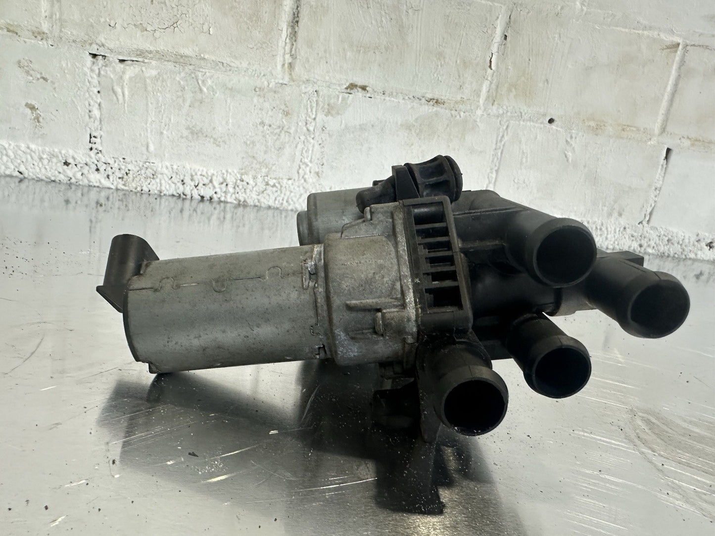 Mercedes W215 W220 Heizungsventil Heißwasserventil Duoventil A2208300084