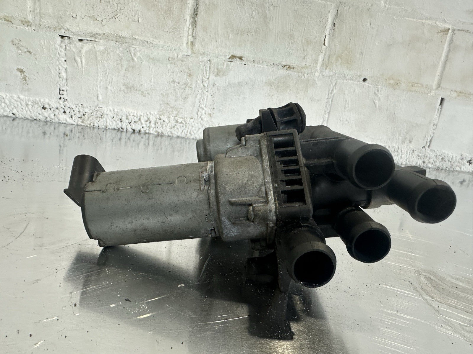 Mercedes W215 W220 Heizungsventil Heißwasserventil Duoventil A2208300084