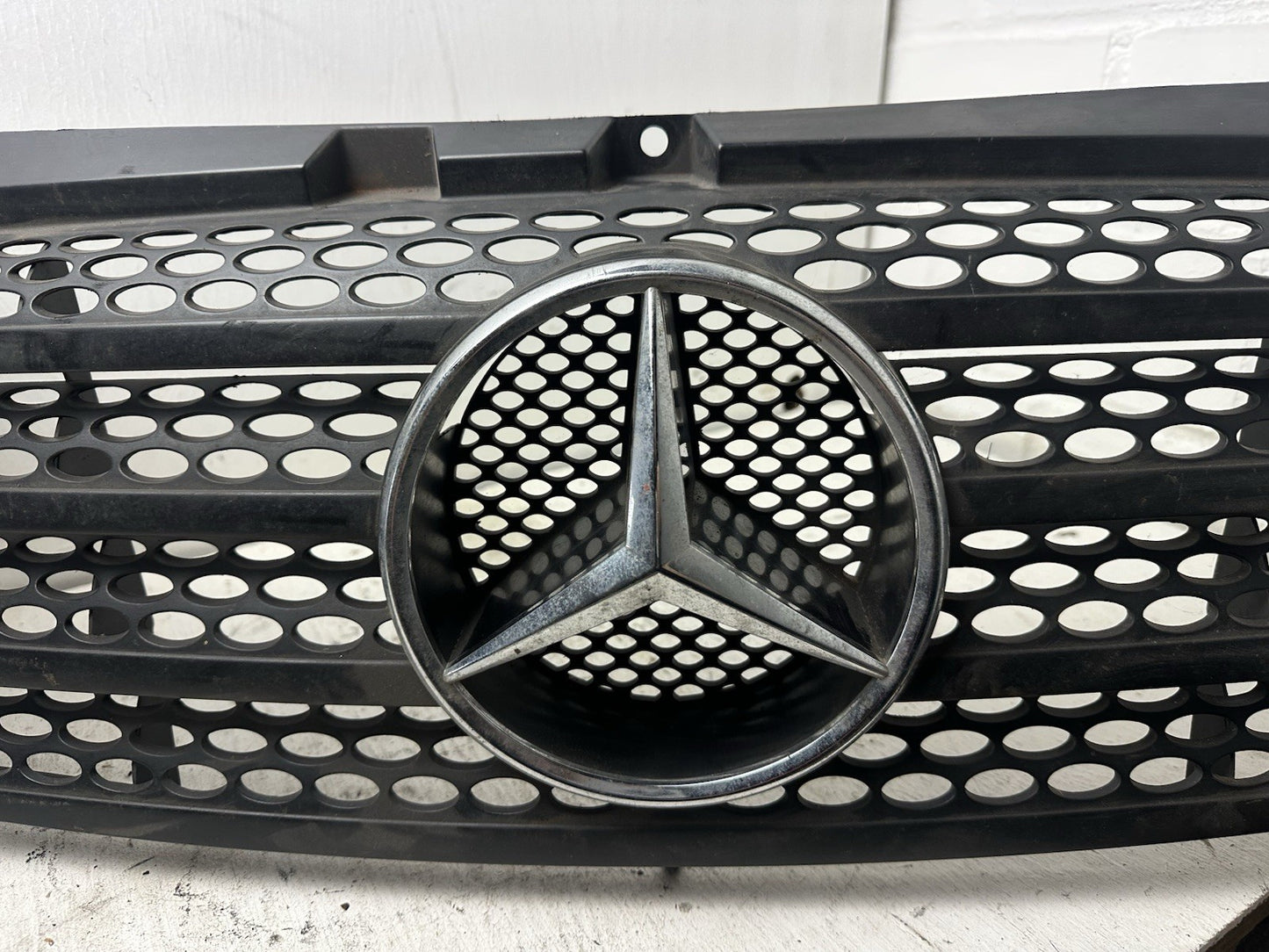 Kühlergrill Mercedes W639 Vito Viano Facelift A6398800185 Frontgrill KFZ #Mängel