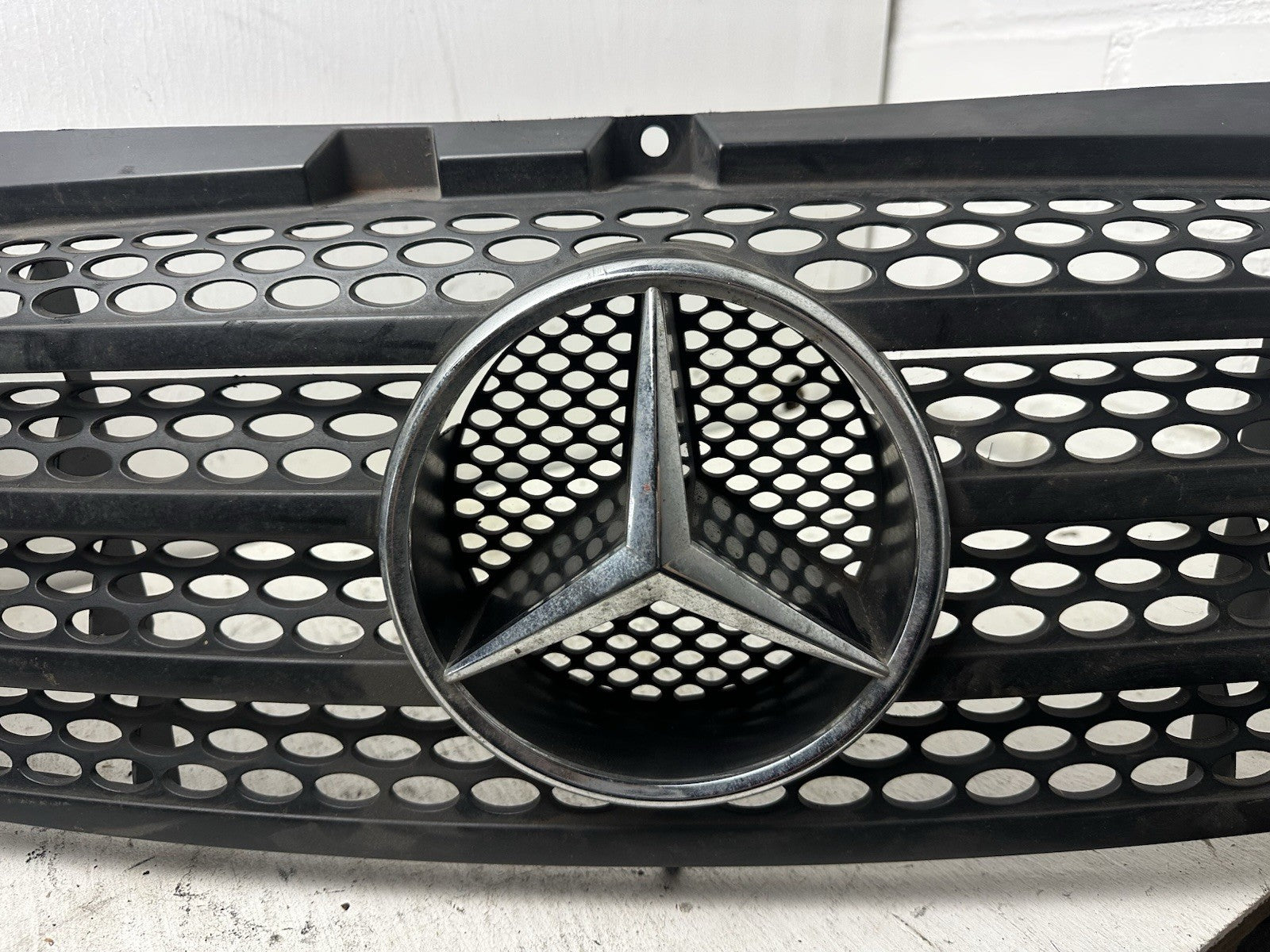 Kühlergrill Mercedes W639 Vito Viano Facelift A6398800185 Frontgrill KFZ #Mängel
