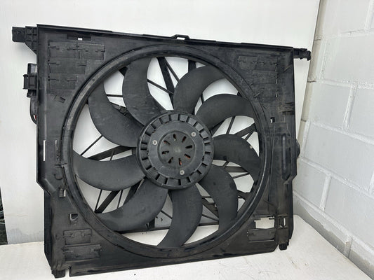BMW F01 750i Kühlerlüfte 7575258