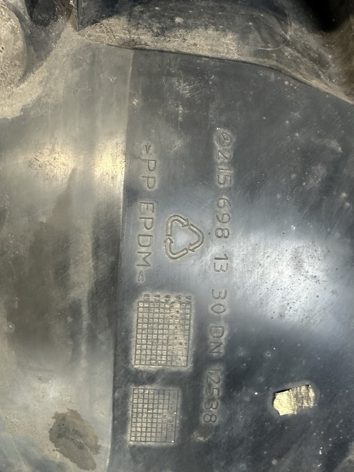 Mercedes CL500 W215 Radhausschale Fahrerseite Schutz vorne links 2156981330