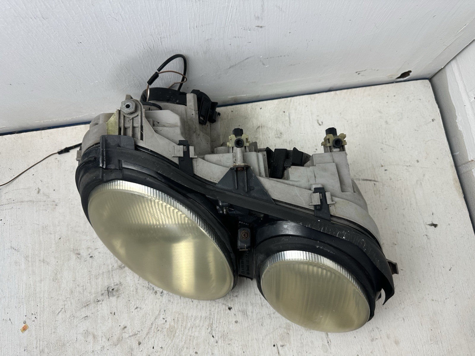 Mercedes W215 Coupe CL Xenon Scheinwerfer Links Komplett 2158200261 0301165272