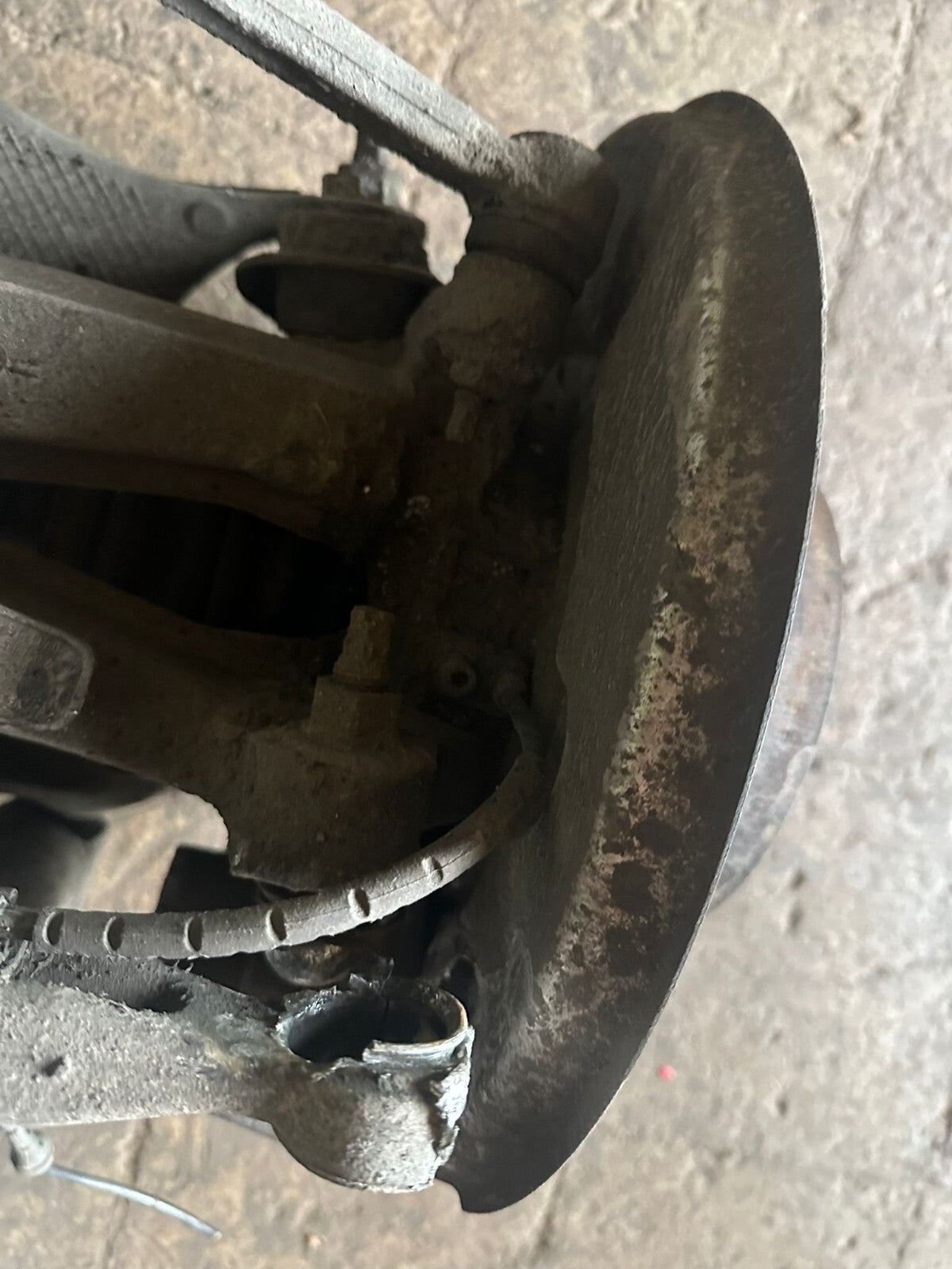 BMW E61 530xd Hinterachse mit Differential & Anbauteilen – Achskörper 6770827 –
