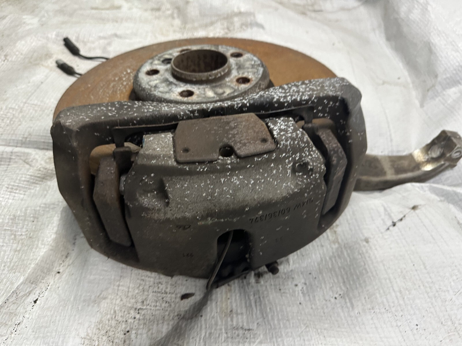 Original BMW 7er F01 750i Achsschenkel vorne links inkl. Bremsscheibe/- Sattel