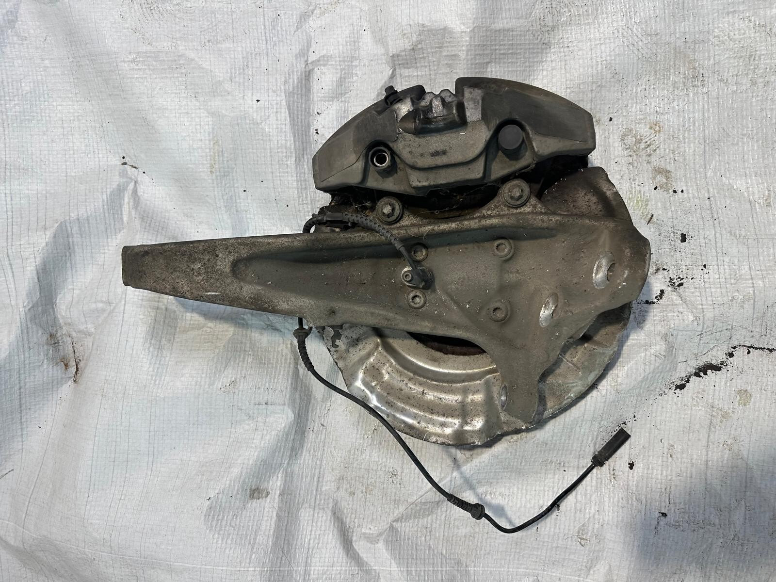 Original BMW 7er F01 750i Achsschenkel vorne rechts inkl. Bremsscheibe/- Sattel