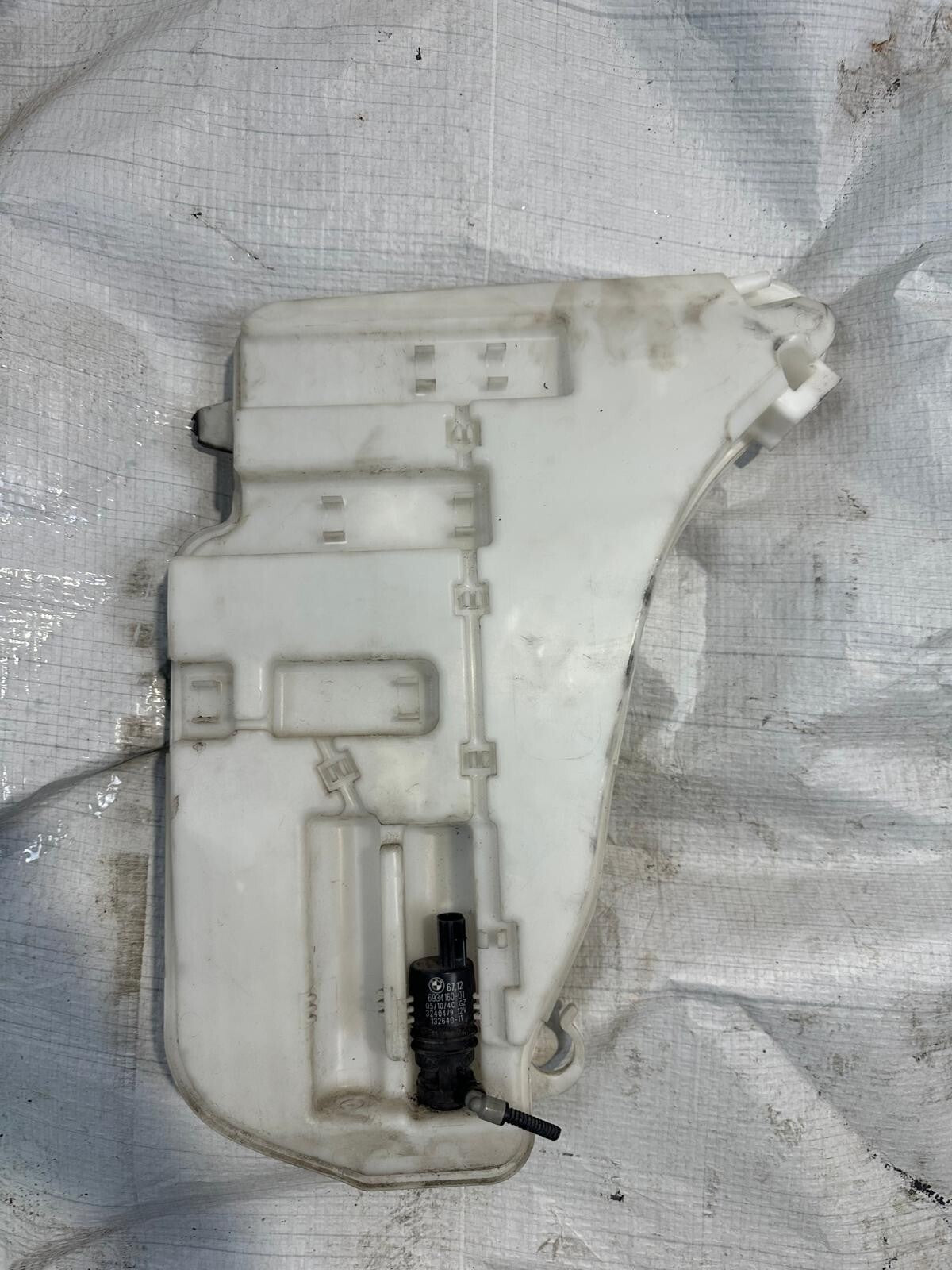 Original BMW 7er F01 Waschwasserbehälter mit Pumpe und Sensoren– 7178745 –