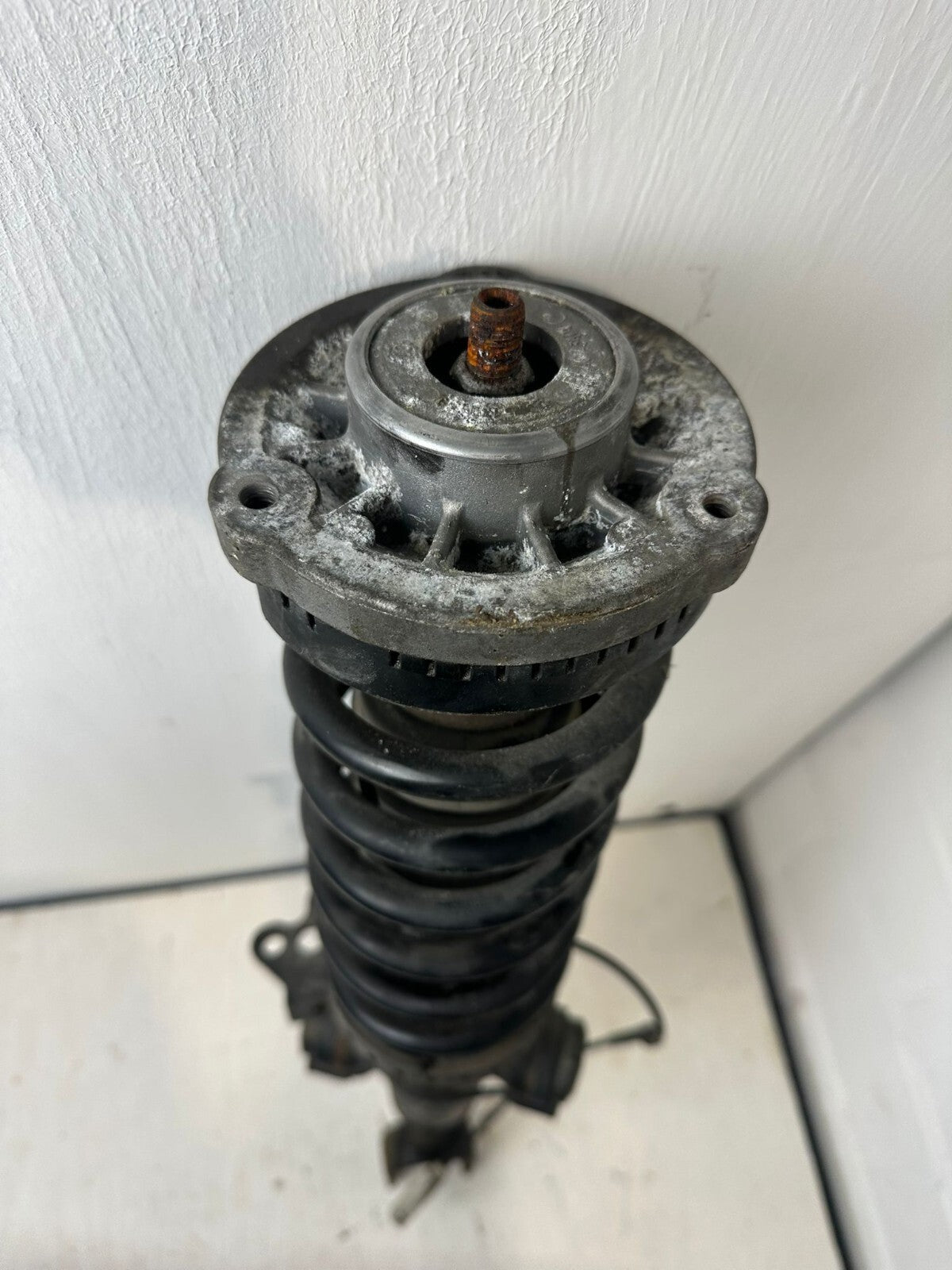 Original BMW F01 F02 F07 Federbein / Stoßdämpfer vorne rechts – VDC – 6796926