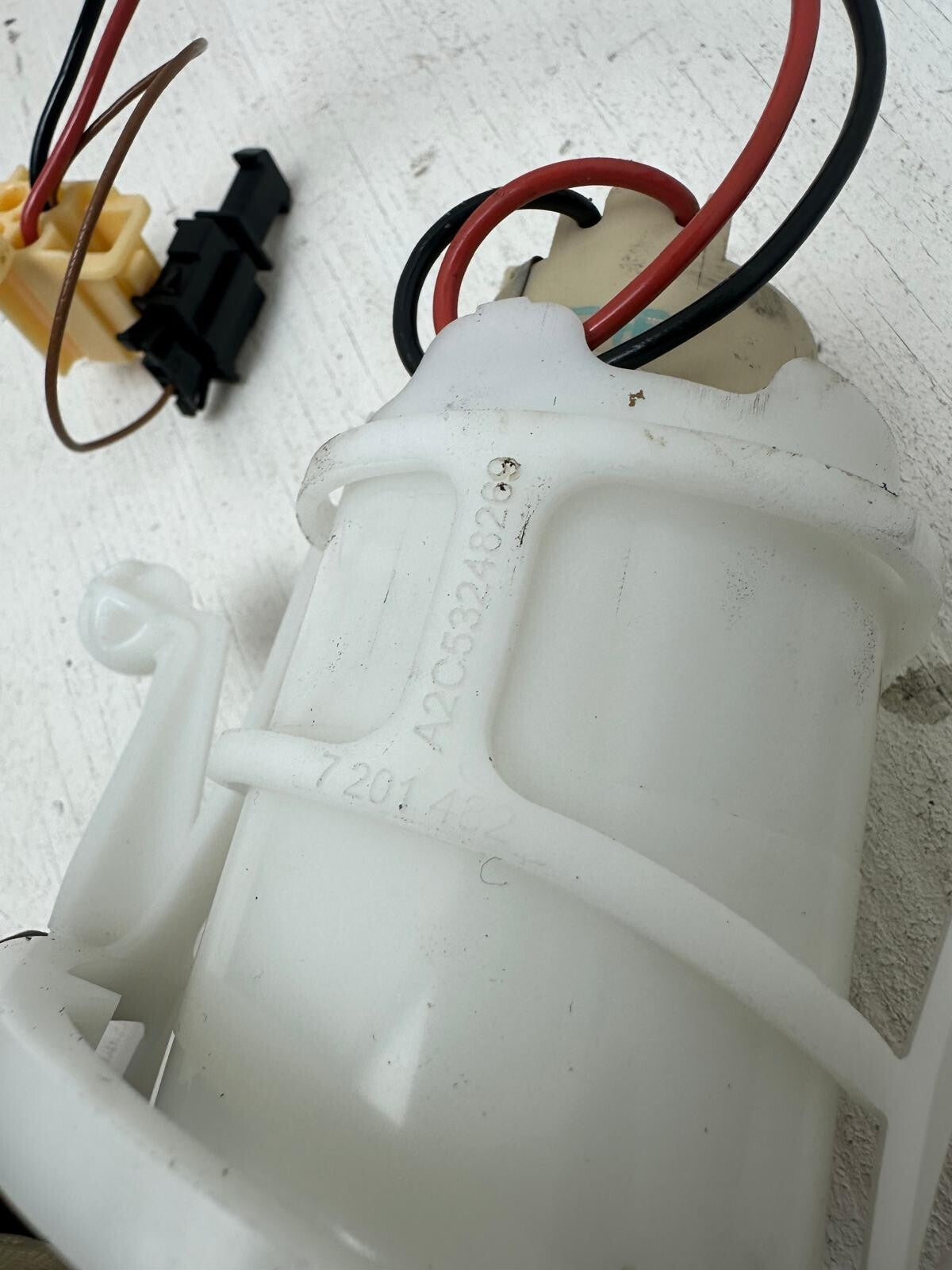 Original BMW Kraftstoffpumpe / Fördereinheit – 7er F01 F02 –7201482 Benzin