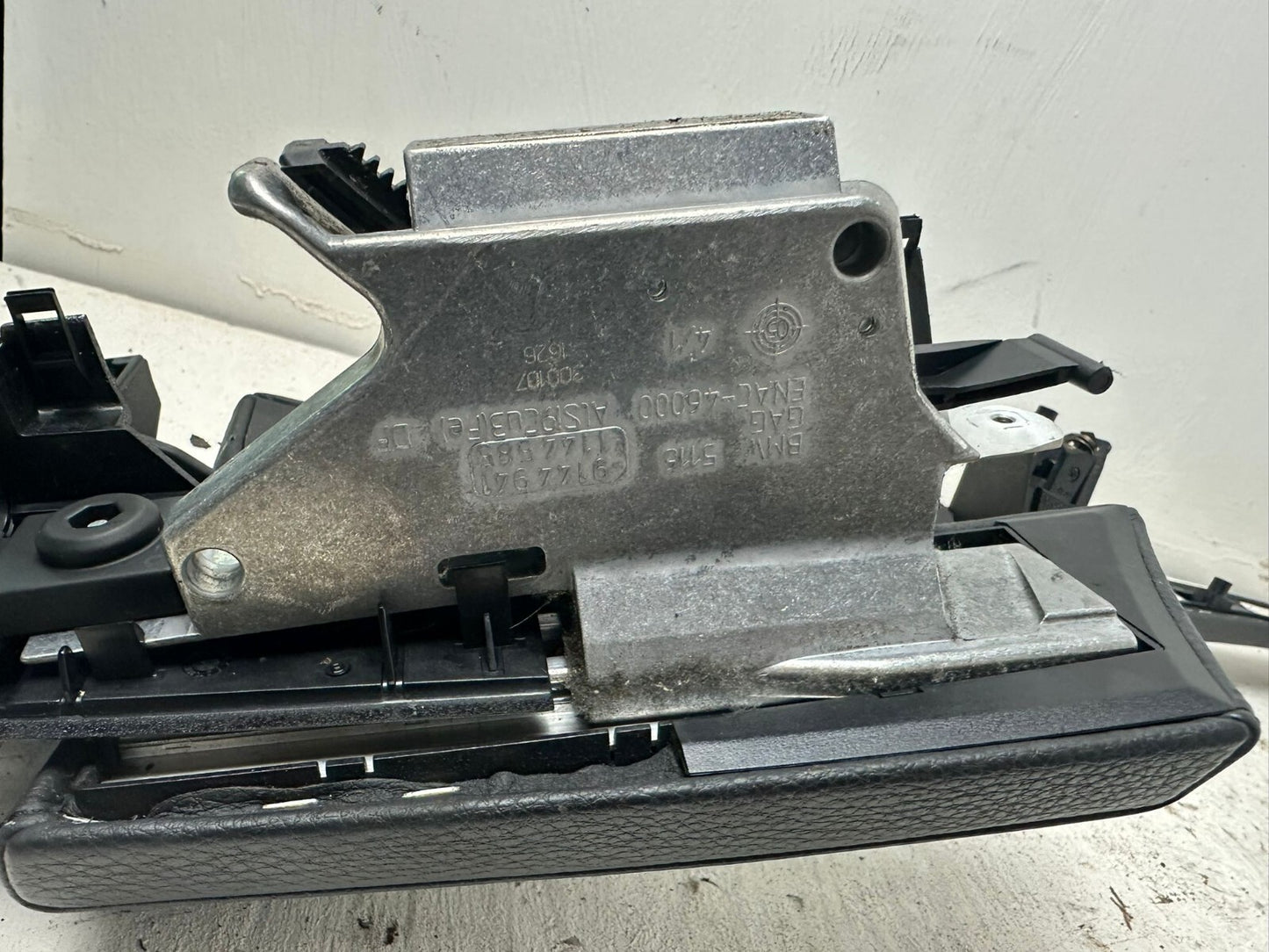 Original Leder-Mittelarmlehne / Armlehnenfach – BMW E61 – Teilenummer 7060171