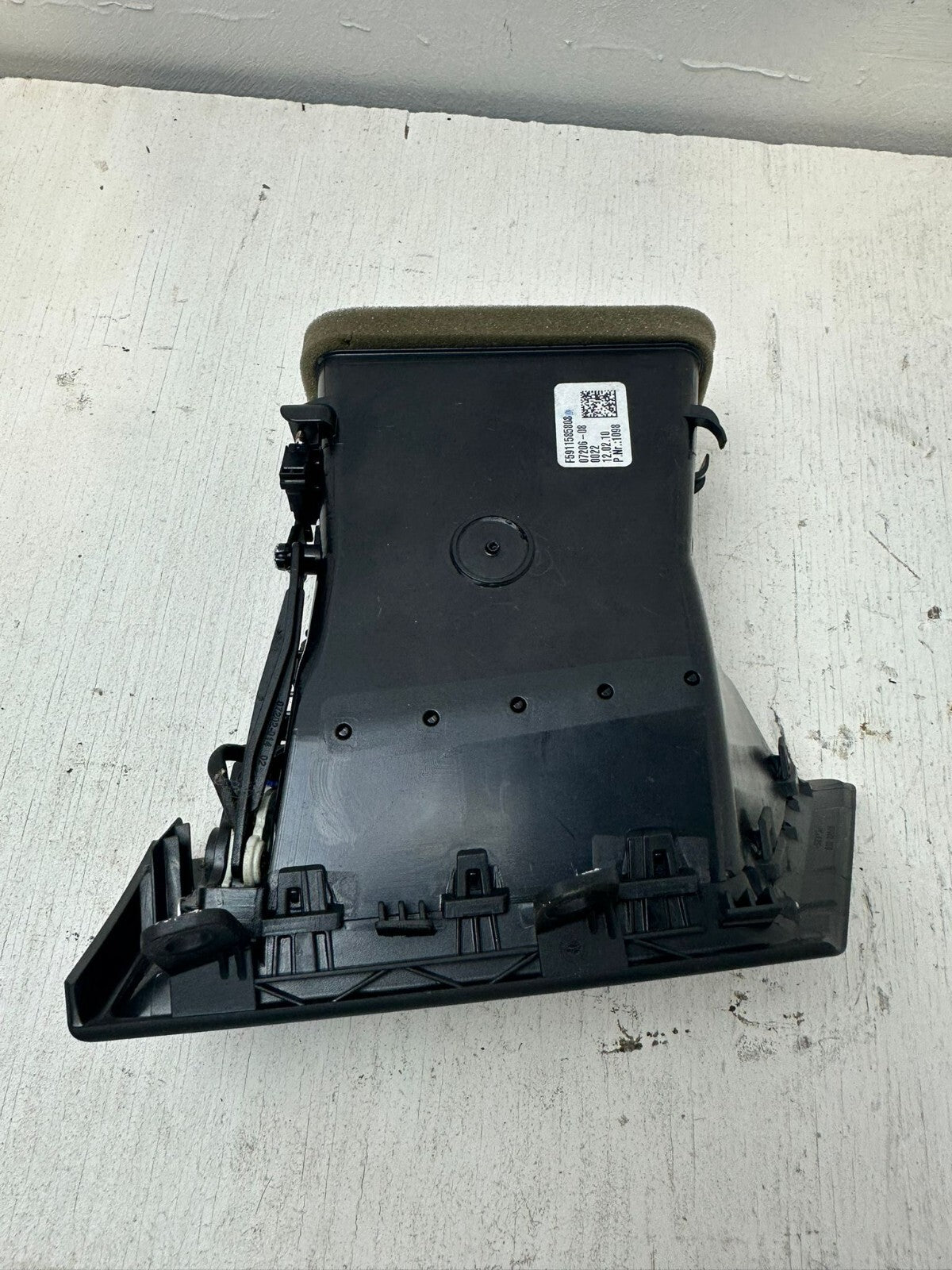 Original BMW 7er F01 F02/04 – Frischluftgrill / Frischluftdüse rechts 9115858