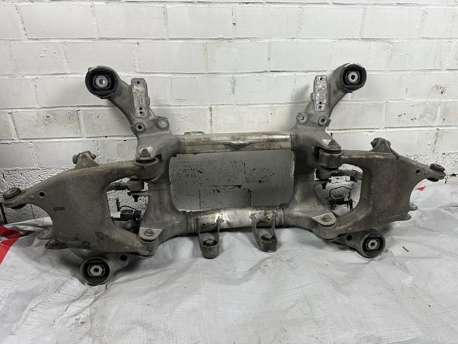Achsträger BMW 7 730d F01 33316794666 hinten 3.0 155 KW 211 PS Diesel 12-2010