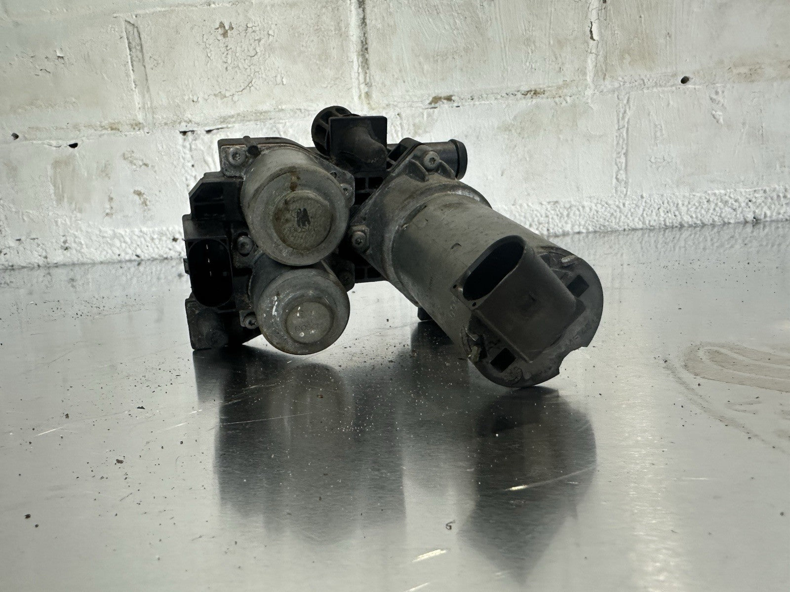 Mercedes W215 W220 Heizungsventil Heißwasserventil Duoventil A2208300084
